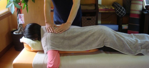 つらい痛みやコリ、疲労回復、ストレス、冷え性、不眠症・・・心を込めて施術中です